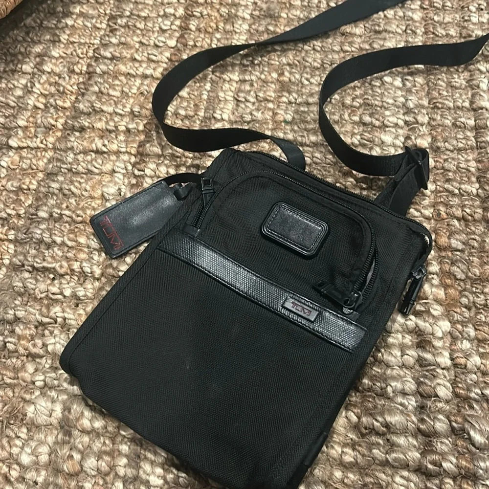 TUMI Alpha Pocket Bag Small